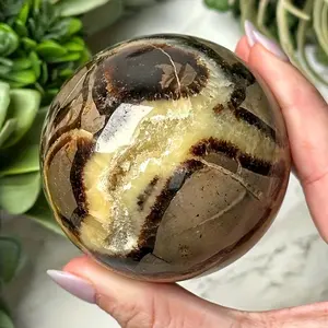 Natural Turtle Back Stone Crystal Ball, Crystal Sphere, Polished Gemstones in Various Sizes and Colors, Home Decor & Collectibles, Perfect Gift for Valentine's and Easter