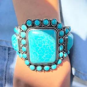 Bohemian Turquoise Bangle Bracelet for Women, Casual Western Style, Alloy with UV-Coated Finish, Turquoise Inlay, Fashion Jewelry Accessory for Daily Wear and Parties, All-Season Accessory