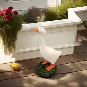 Charming Goose Resin Outdoor Statue, Porch Garden Patio Yard Lawn Decoration, Unique Gift for Family and Friends