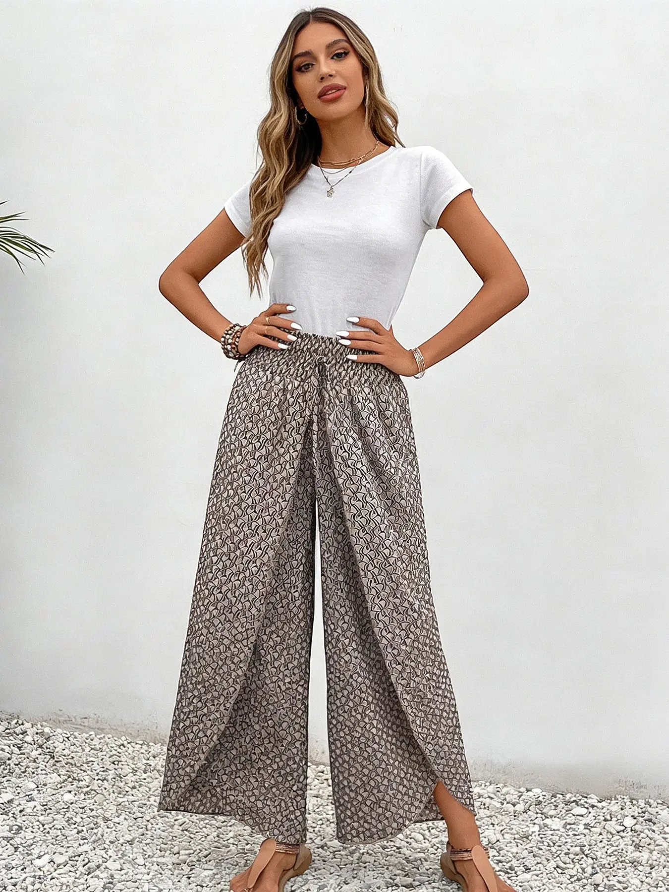 A women's floral fashion versatile wide-leg skirt with side slit, suitable for summer, suitable for beach, sand, party, Casual and other occasions, Casual Skirts, Womenswear