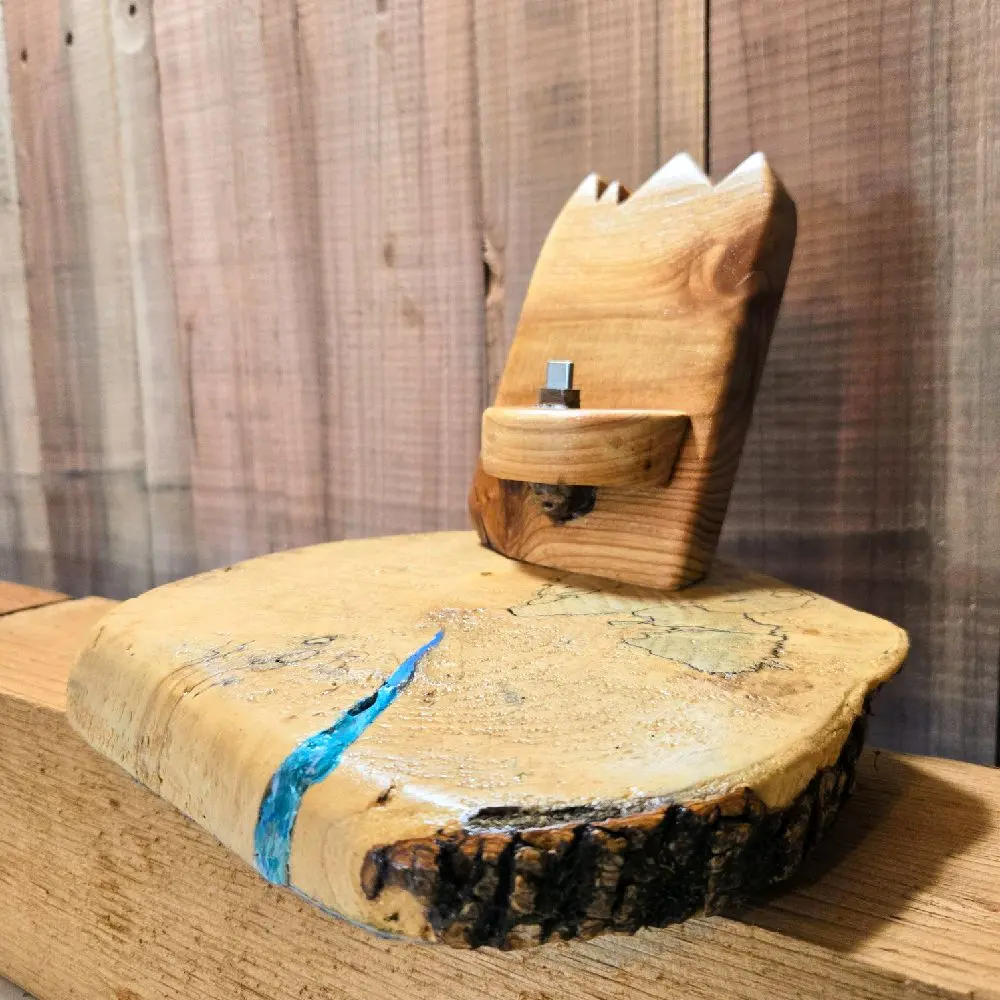 Handcrafted Cedar Phone Charger – USB-C Dock with Mountain Silhouette & Hand-Painted River