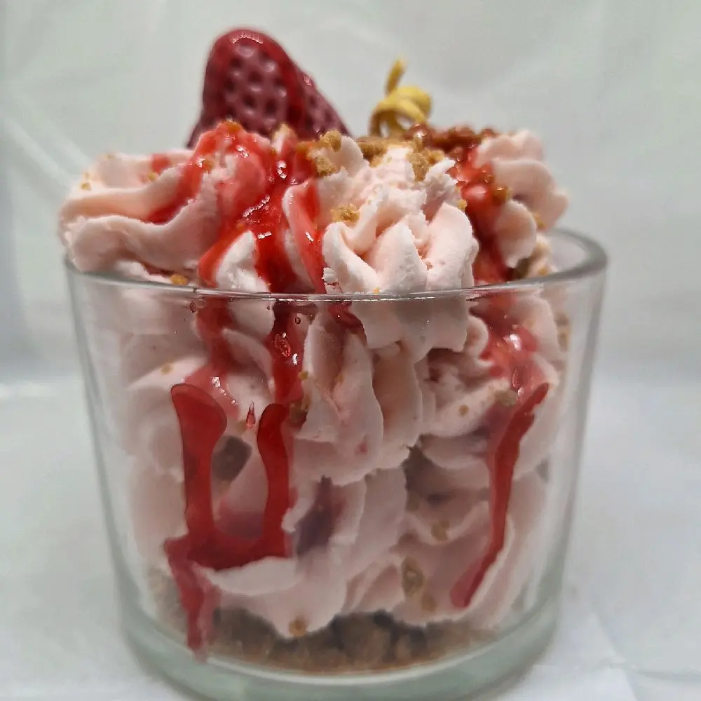 Strawberry Cheesecake Fluff Candle
