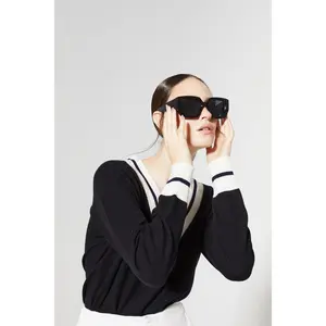 Preppy Cashmere Sweater - Black