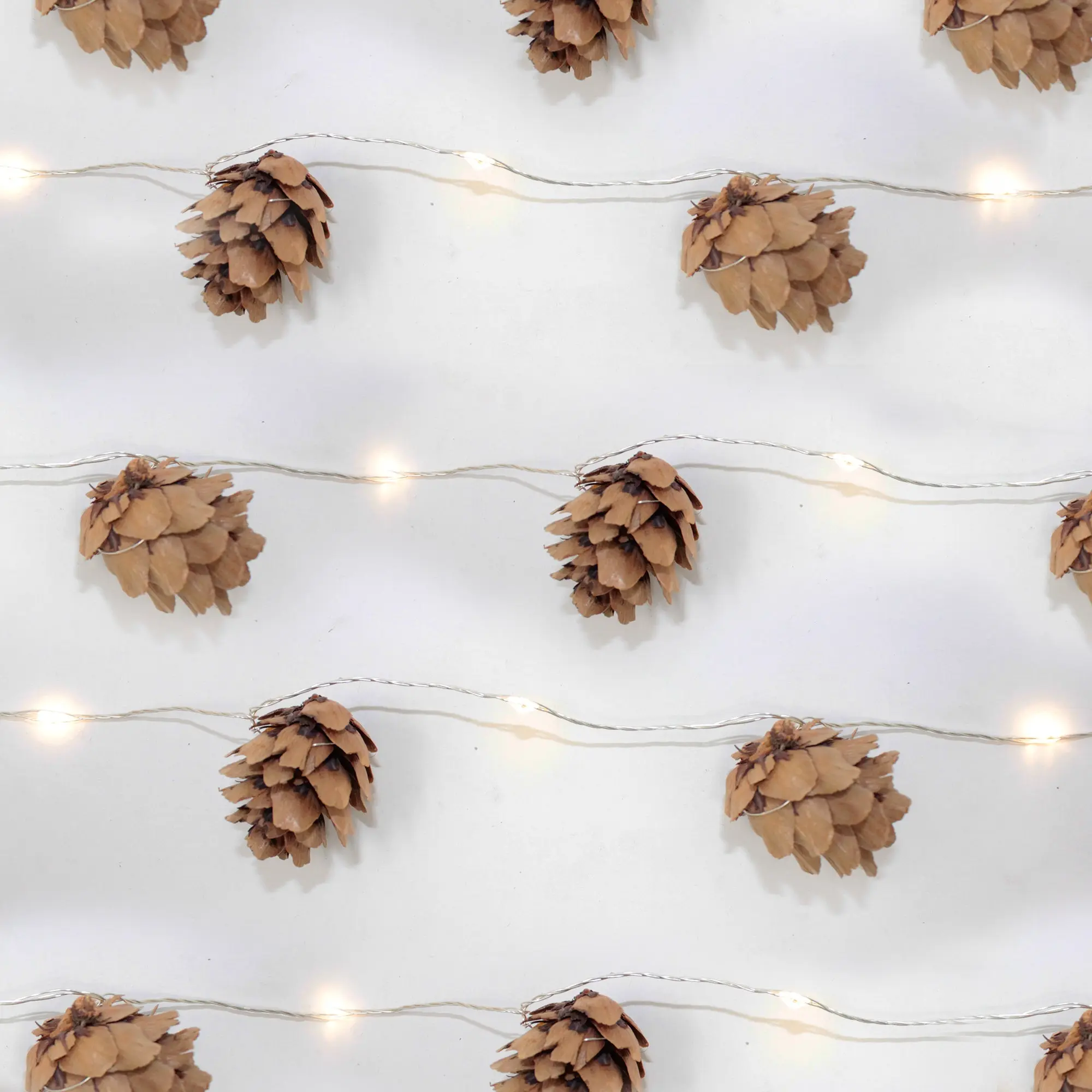 Perfect Holiday 15 LED Pine Cone String Lights Battery Operated Warm White Rustic Decorative Lighting