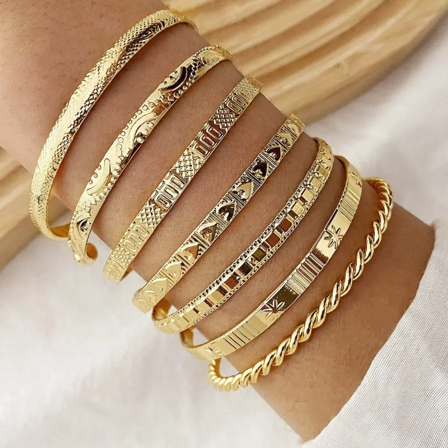 Gold Bracelet Set for Women, 7-Piece Boho Multi-Layer Stackable Bangles, Adjustable Fashion Jewelry, Christmas Gift for Teen Girls, Stackable Bracelets, Fashion Bracelets