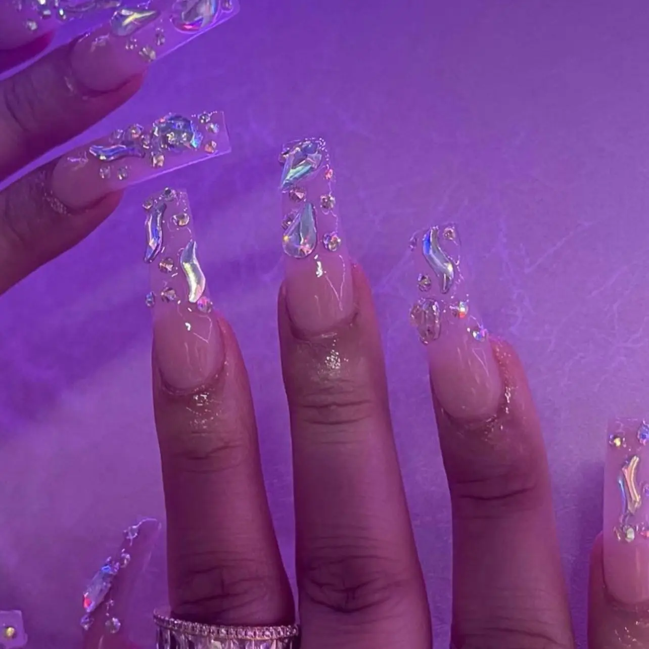 “ ICEY GIRL” PRESS ON NAILS Long-lasting