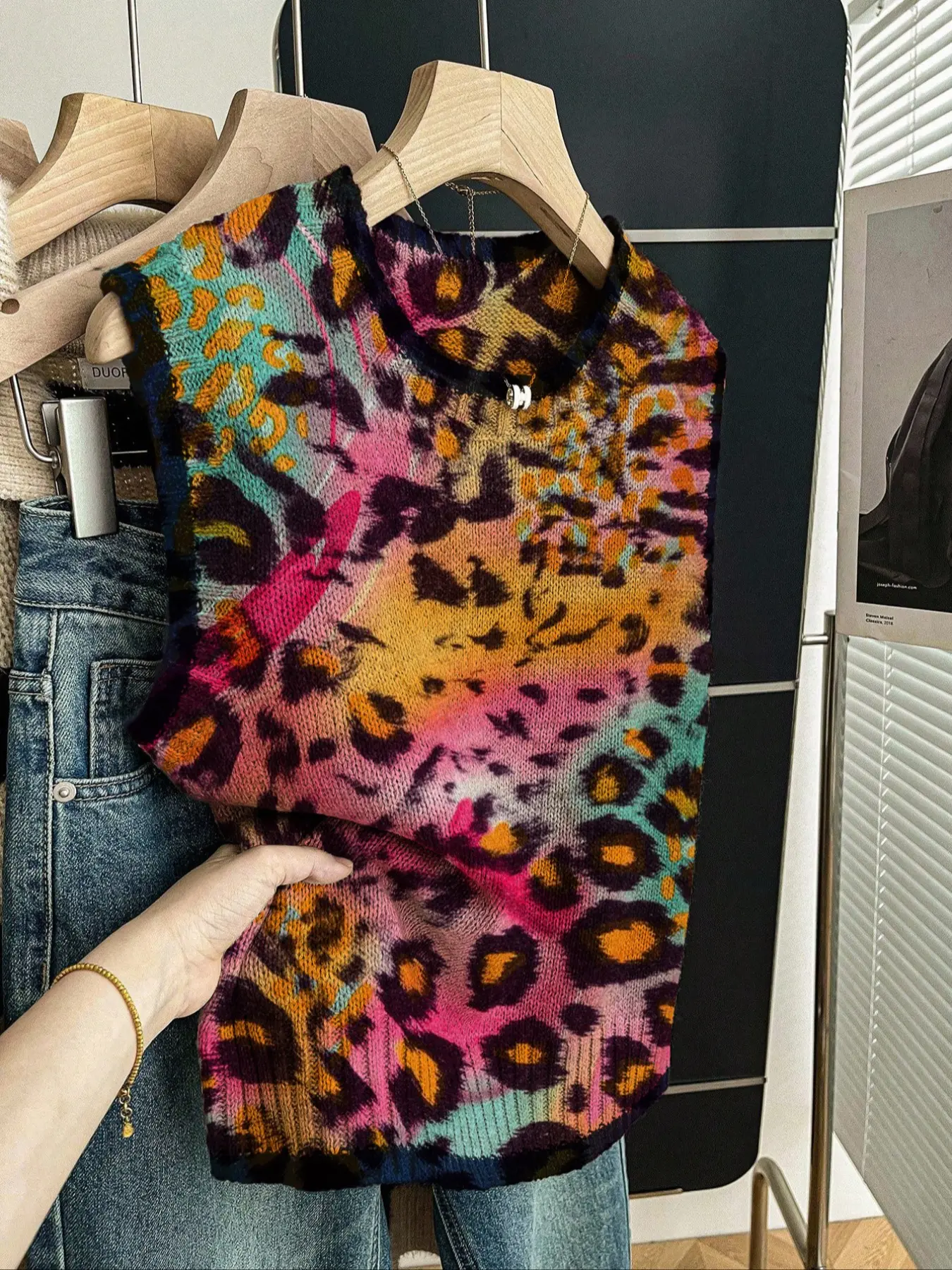 Women's Casual Fitted Soft Knit Top, Knit Sweater Tops, Fashion Knitwear, Womenswear Spring Summer Round Neck Sleeveless Knitted Sweater, Deep Blue Leopard Print, Fall Winter, Knitwear, Lady
