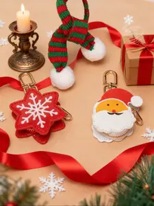 Cute Pumpkin Pendant, Mini Keychain Accessory, Cute Charms Keychain, Perfect Gift for Bags and Backpacks, All Season Casual Style, Halloween Gothic Style, Unique Gift for Friends and Family on Christmas