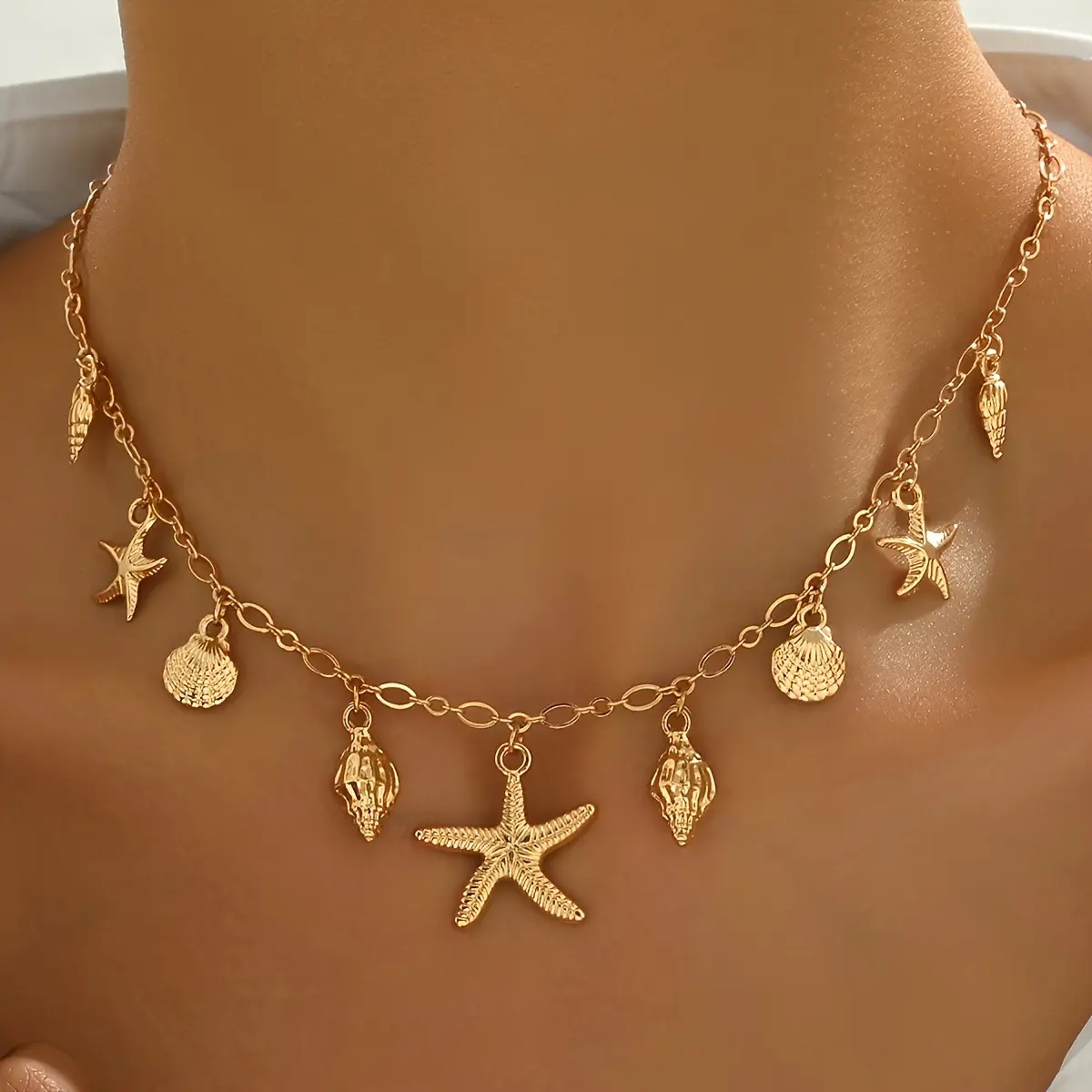 Starfish & Shell Necklace for Women, Bohemian Gold-Tone Pendant, Ocean Style Beach Jewelry for Summer Fashion Trends, Fashion Jewelry Trends