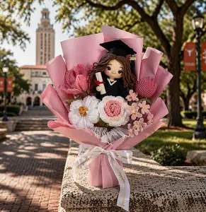 Custom Crochet Graduation Bouquet, Class of 2026 Gift with Custom Graduate Doll & Artificial Flowers, Ideal for 2026 Graduates