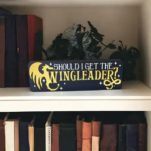 Wingleader Fourth Wing Bookshelf Sign, Book Decor, Shelf Sitter, Bookish Gift for Xaden & Violet Lovers, Farmhouse Decor, Rustic Home Decor, Vintage Plaque Decor, Wooden Decor