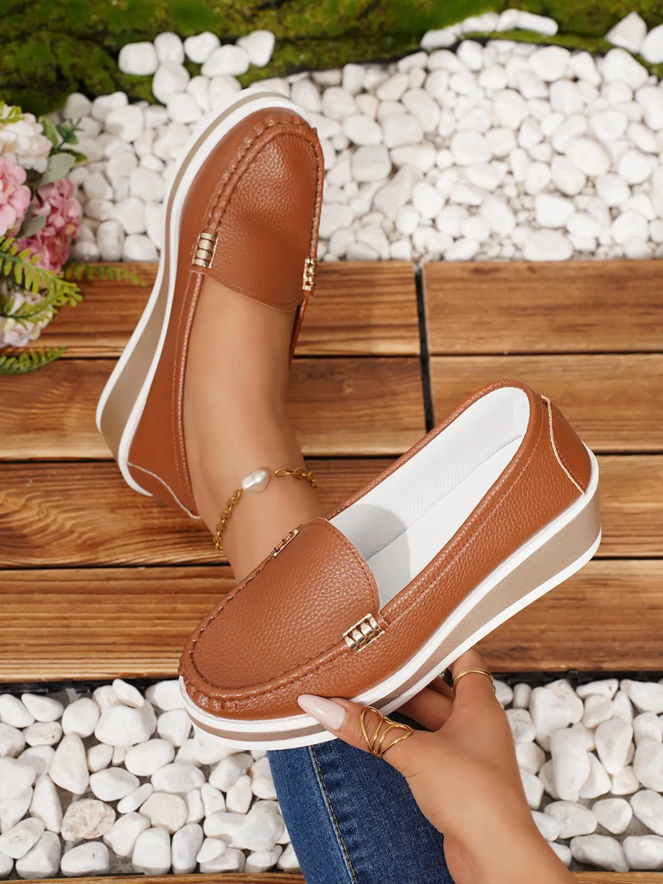 Women's Wedge Low Top Affordable Loafers with Metal Buckle, Slip-On Platform Shoes, Comfortable All-Day Wear, Versatile Fashion Footwear