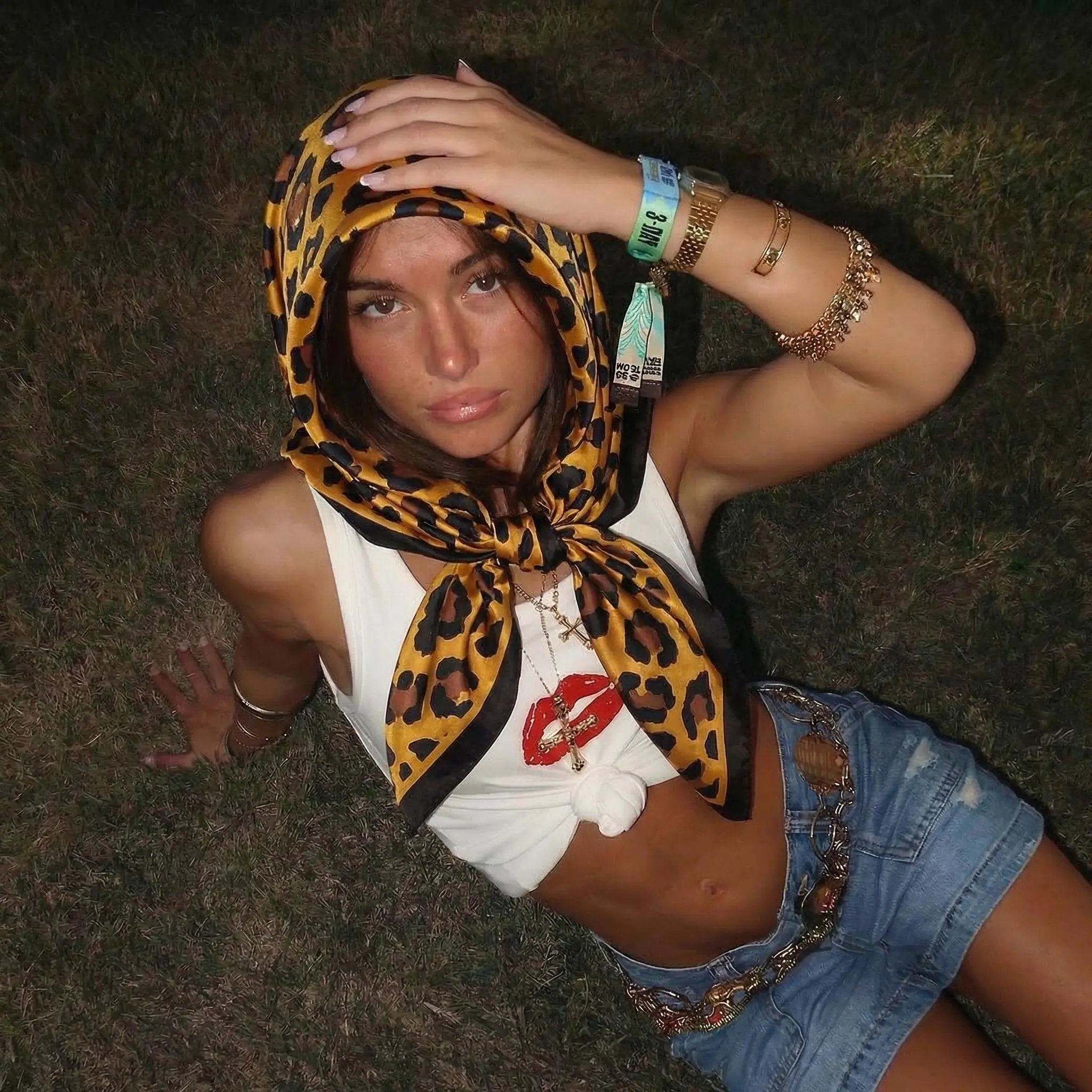 Female Soft Satin Fashion Head Scarf - 90x90cm Vintage Leopard-Cheetah Print, 56g Lightweight Luxury Silk-Feeling Bandana, Hand Wash Only, Everyday Neck/Body Accessory, Braid/Curly Hair Protection, Beach Use, Anniversary Gift