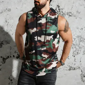 A camouflage hooded vest with a street fashion style, the hooded design is both stylish and practical, the camouflage pattern adds street recognition to the clothing, the drawstring is exquisite and durable, the garment fits well and is suitable for stree