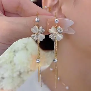 Hot Selling Four-Leaf Clover "Fortune Leaf" Anti-Lost Earrings with Green Cat's Eye Stone - Light Luxury, Elegant & High-End Style DZEH4893