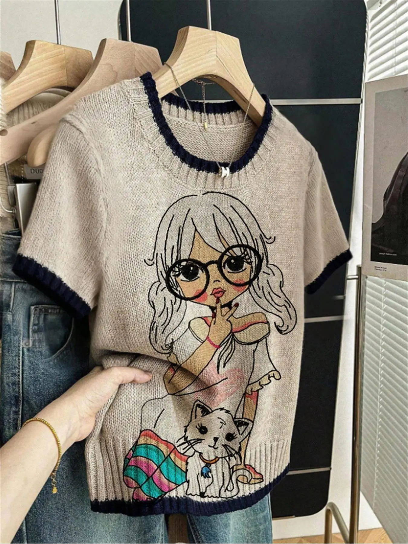 Cartoon Portrait Print Round Neck Sweater, Casual Short Sleeve Knitwear for Spring Summer Fall, Comfortable Warm Fitted Women's Clothing, Aesthetic Casual Knitwear