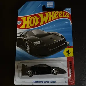 Hot Wheels Ferrari F40 Competizione Model - Black Diecast Car with Detailed Design and Authentic Ferrari Logo