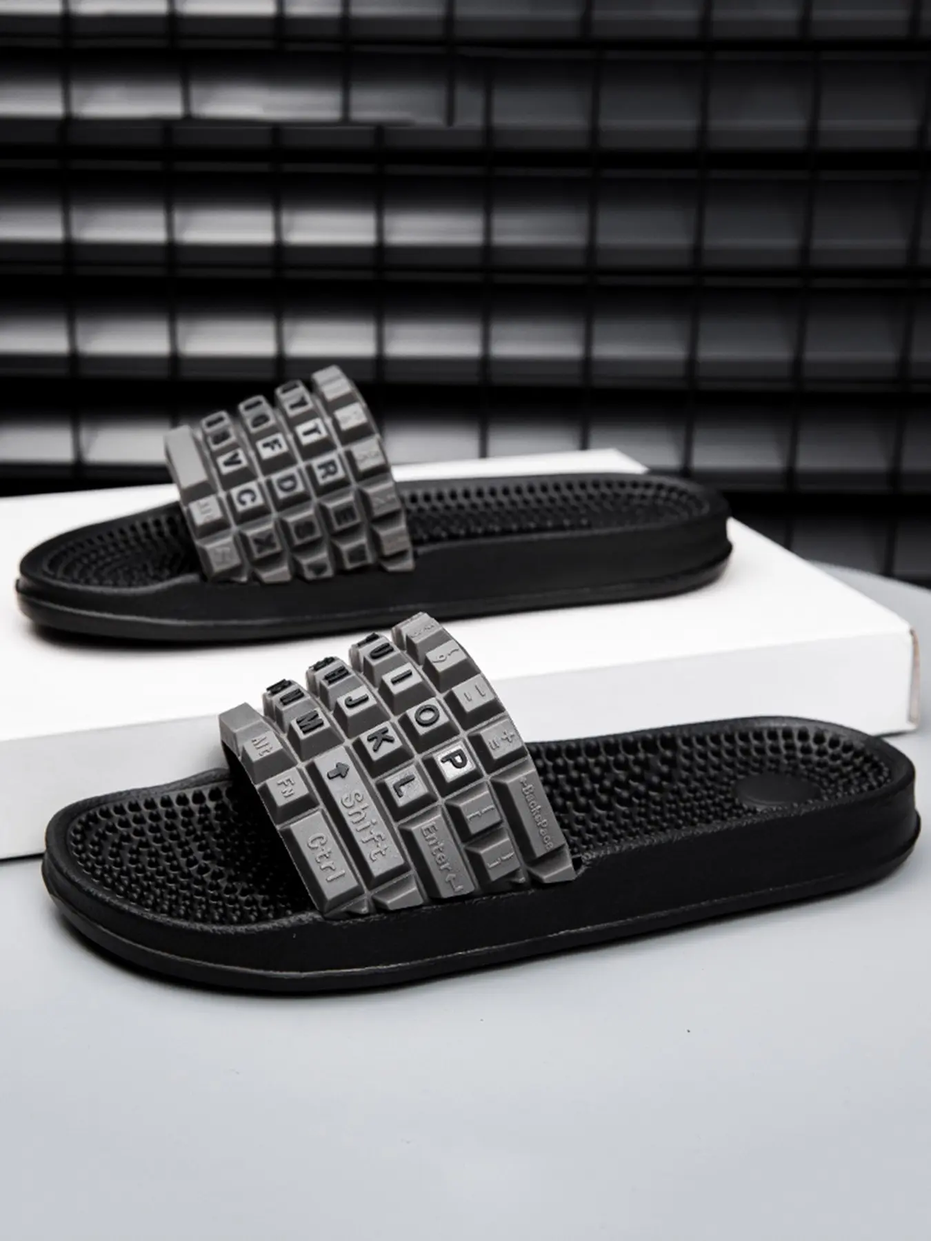 Men's Personalized Massage Slippers for Home and Outdoor, Anti-Slip, Deodorizing, Cool Feeling, Suitable for Women Too, Footwear