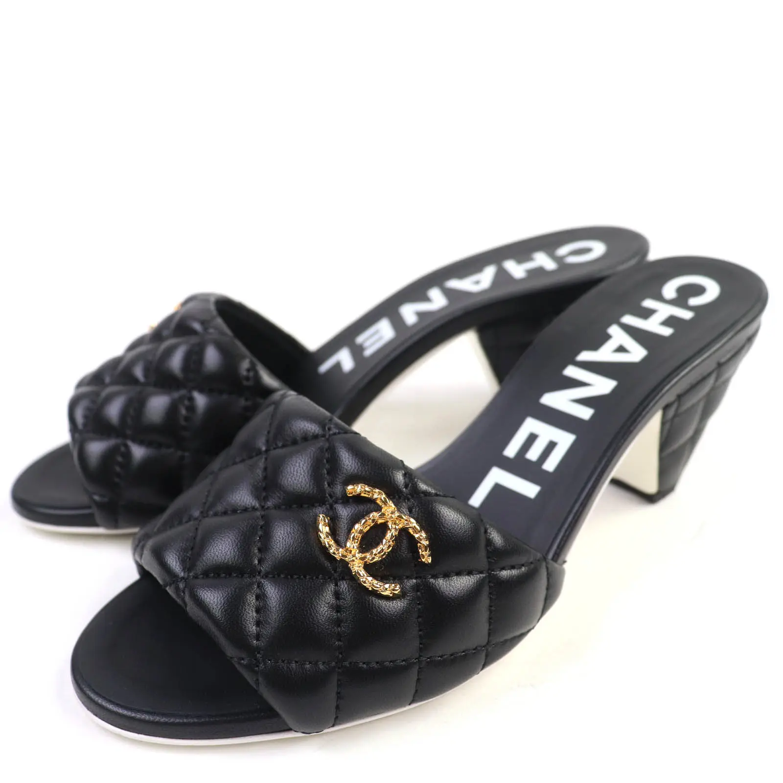 Pre-owned CHANEL Lambskin Small Leather Goods Coco Mark Matelasse Sandals