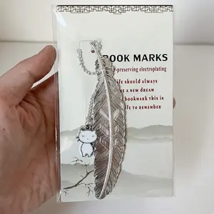 Metal Feather Bookmark, Durable Metal Material, Perfect Gift for Book Lovers & Reading Enthusiasts, Enhance Your Reading Experience