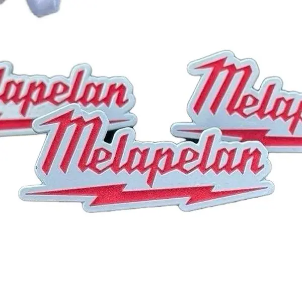 Me La Pelan Hat Pin
