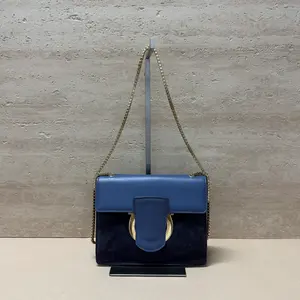 Pre-owned SALVATORE FERRAGAMO Leather Shoulder Bags 7.8'' R2479 Shoulder Bag C1857991741 0611 T5 Qiqi