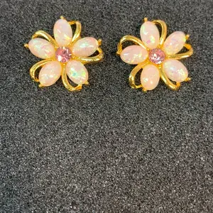 Beautiful floral post earrings