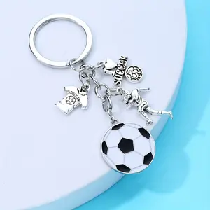[Soccer Keychain] Stylish Iron Alloy 1pc Soccer Keychain |   Soccer Ball & Player Design, Perfect for Sports Fans & Fashion Enthusiasts, Trendy Keychain, Durable Metal Key Ring