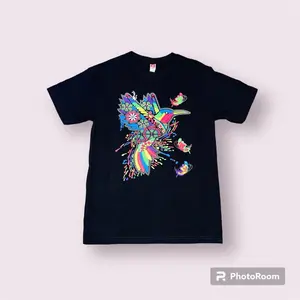 Colibrí Bordado Effect Graphic Tee - Neon Design for Day or Night Summer Stylish Wear