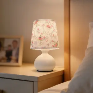 Modern Nordic Style Floral Table Lamp, USB Powered, Soft Eye Protection Lighting, Home Decor Ideal Choice, Unique Gift Creative