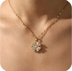 Rotatable Crystal Flower Pendant Necklace for Women Rhinestone Charm Pendant Floral Design Link Chain Necklaces Trendy Exquisite Matching Jewelry