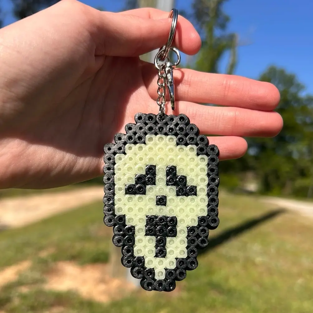 High-quality Mini Ghost Face Scream Perler Keychain for Horror Movie Fans