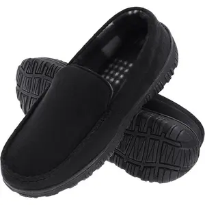 Men’s moccasin slippers with memory foam, suitable for indoor and outdoor use