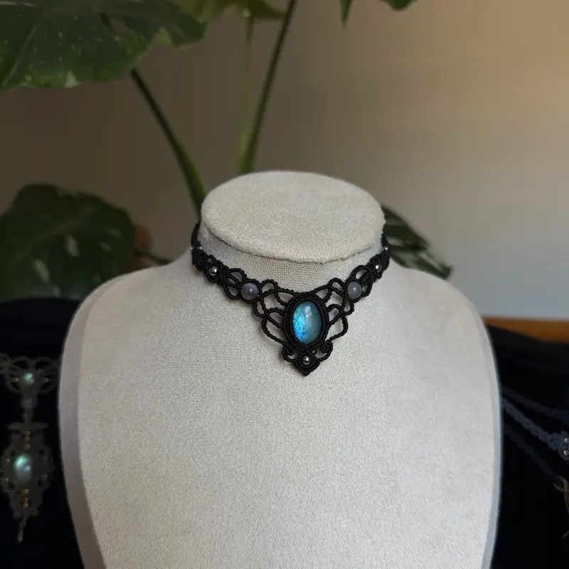 Handmade Macrame necklace with Labradorite