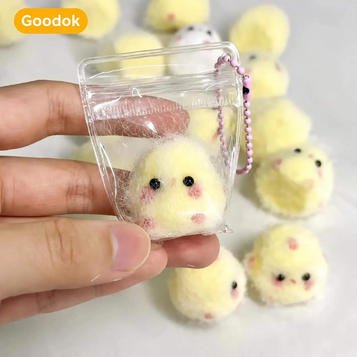 Cute Design Cartoon Fluffy Chick PVC Plush Toy Keychain, Kawaii Yellow Chicken Soft Pom Pom Bag Charm Pendant, Everyday Use Backpack Accessory