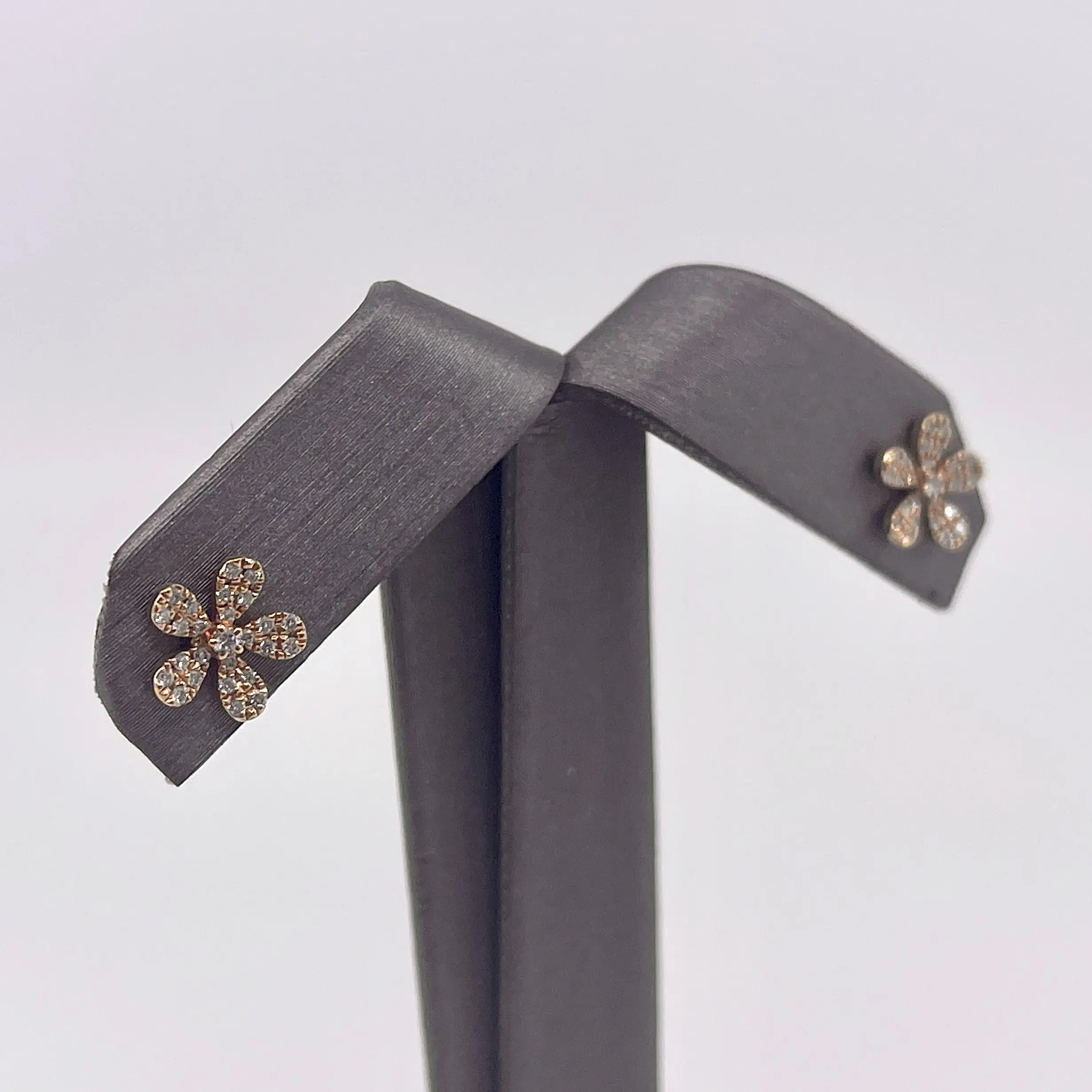 18KT Rose Gold Diamond Flower Earrings / 52RD-0.17cts / 1.66g
