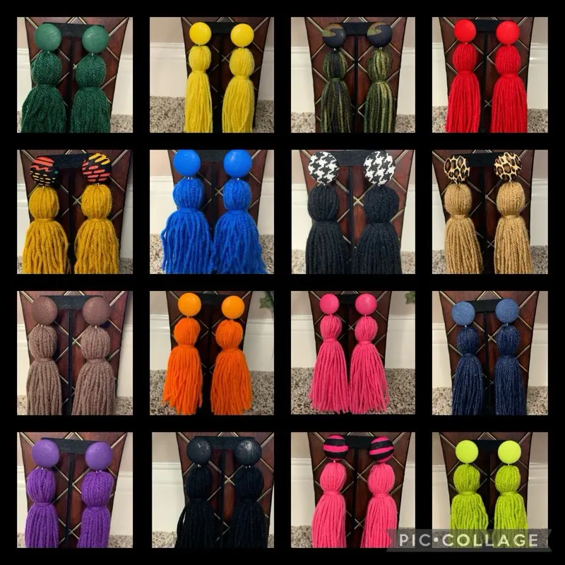 Button yarn tassel earrings, yarn tassel earrings, button earrings, tassel earrings