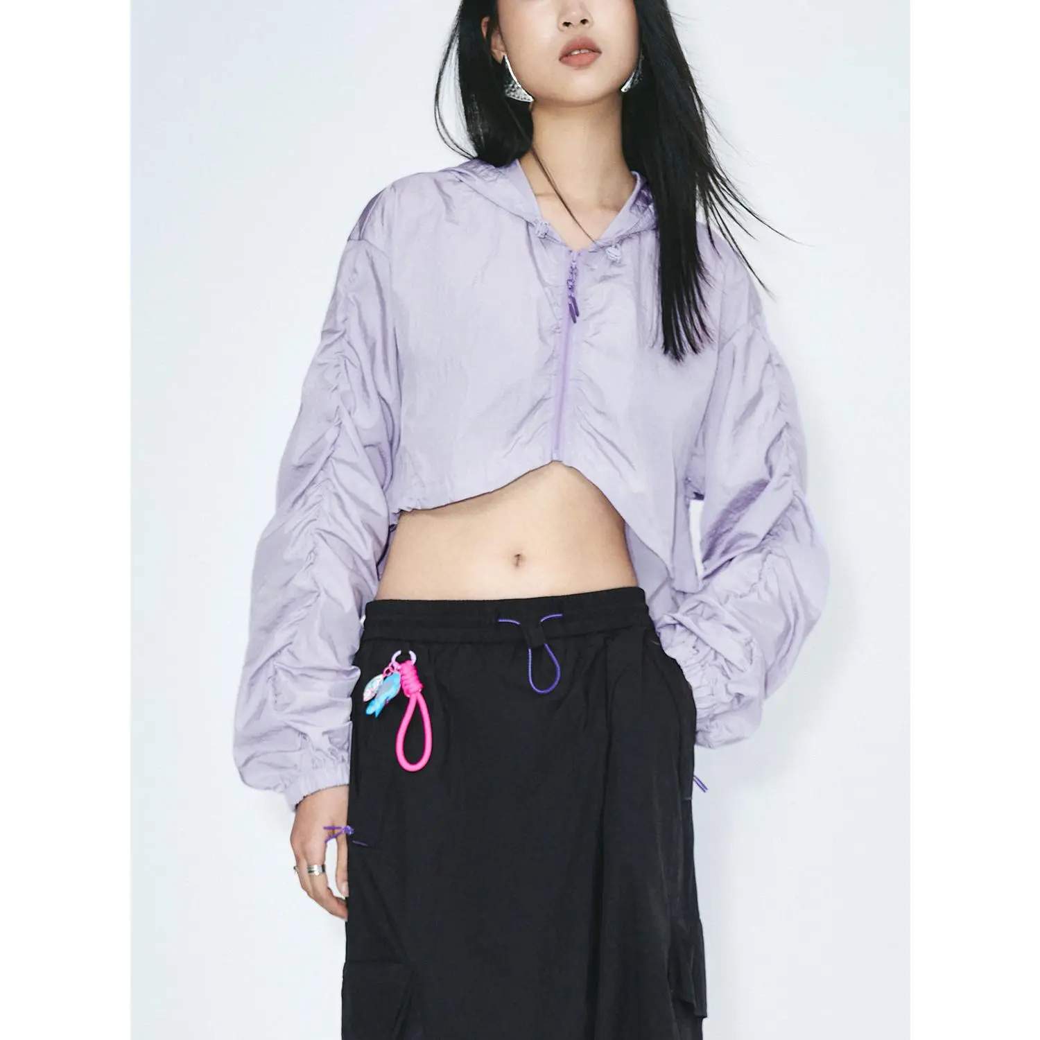 URBAN REVIVO Jacket for Women, Casual Cropped Long Sleeve Top in Polyamide, Lightweight Loose-Fit Basic Outerwear for Ladies, Tops