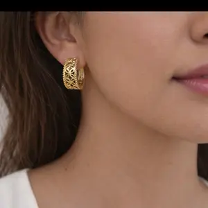 B21. Bellas argollas de 9 mm disponible en dos diferentes opciones. Laminado 14k