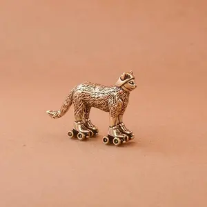 Vintage Copper Cat Skiing Statue, 1 Piece Cute Animal Design Decoration, Desktop Ornament for Home Living Room Bedroom, Home Decor, Collectible Figurine