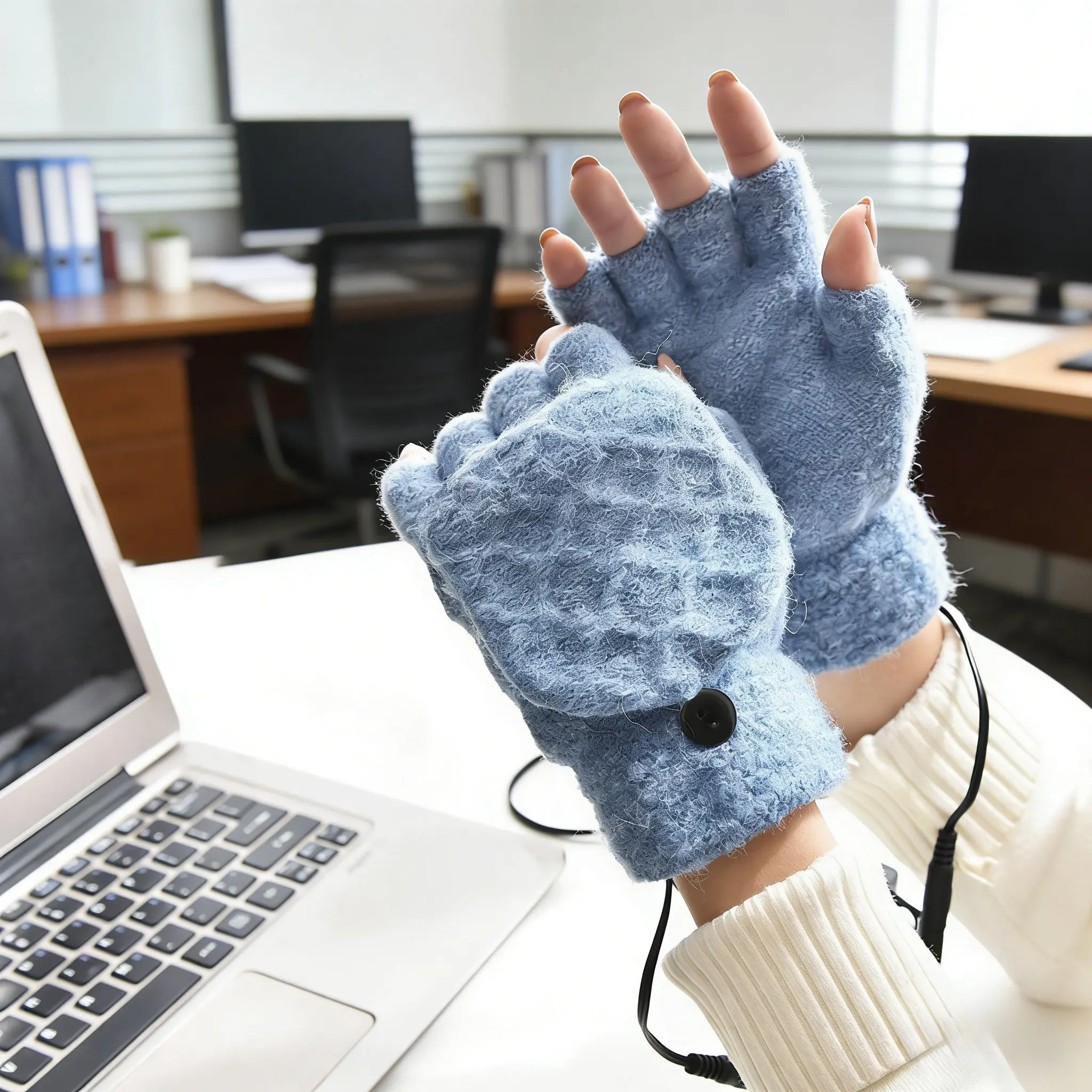 Double-sided electric heated plush gloves, washable, adjustable temperature, can be heated using a power bank, mobile phone charger, or computer USB port.