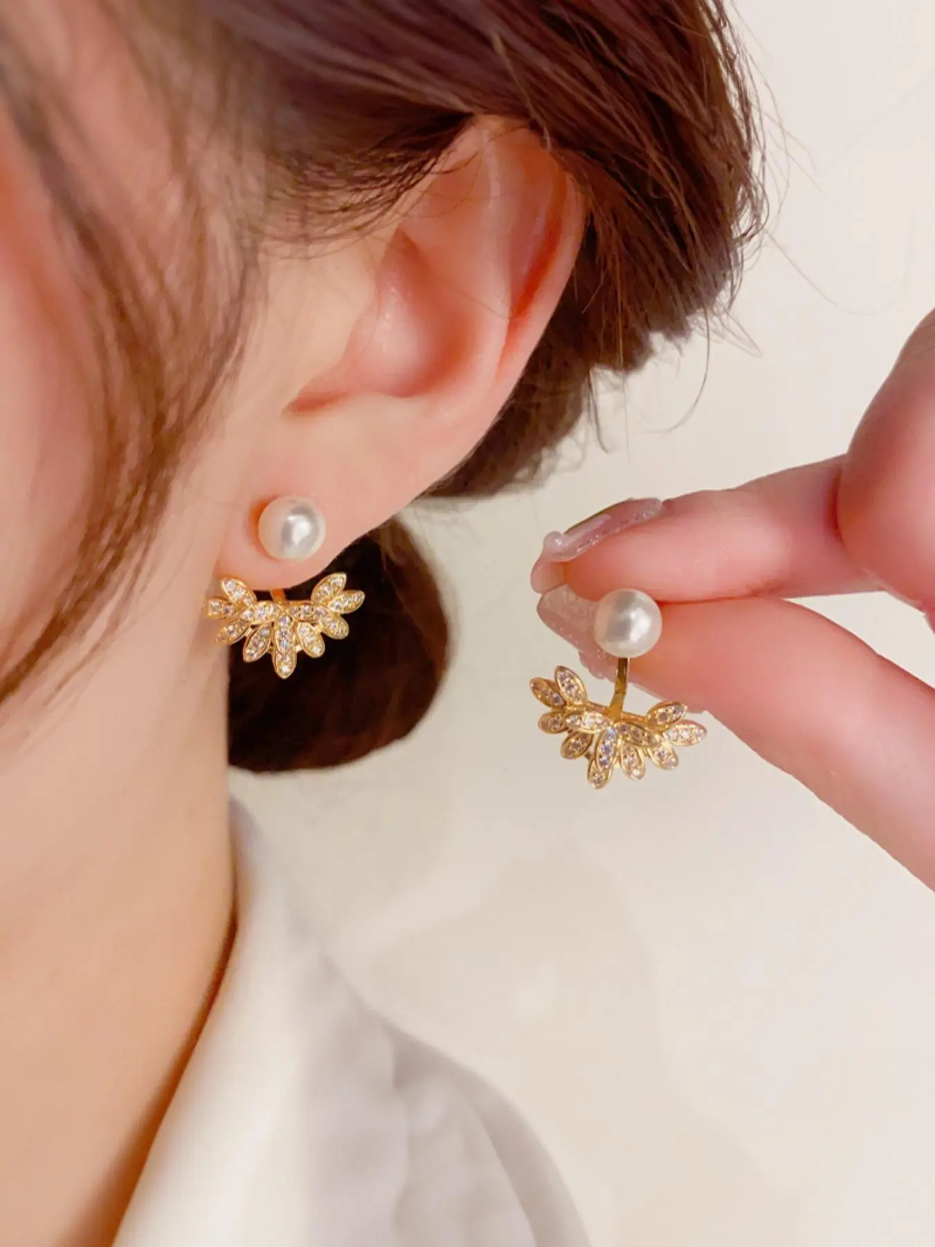 1 Pair Faux Pearl Decorated Leaf Shape Design Earring Jacket, Elegant Rhinestone Decor Ear Jewelry For Party, Daily Clothing Decor For Girl