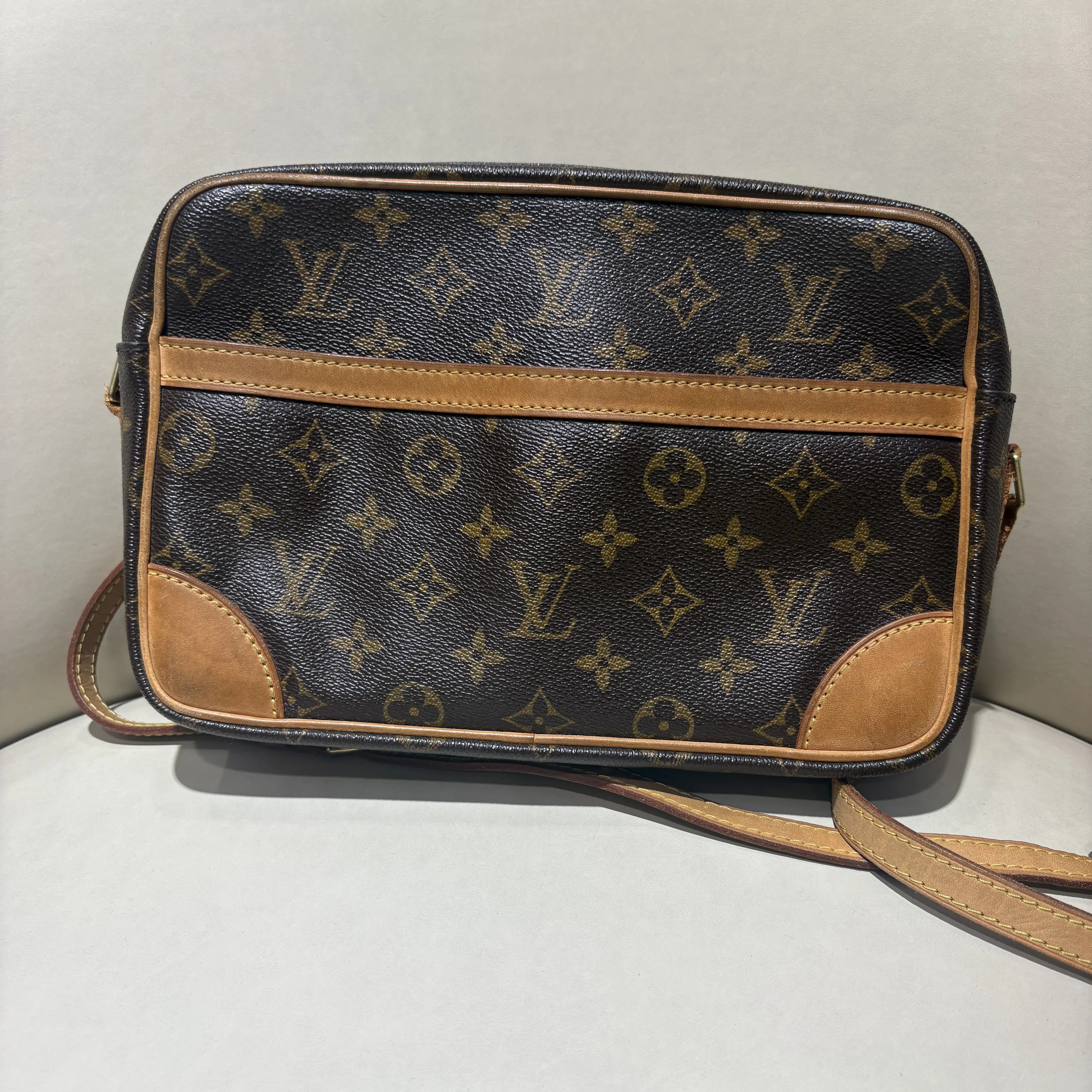 Pre-owned Canvas Crossbody Bags Louis Vuitton Trocadéro Handbag