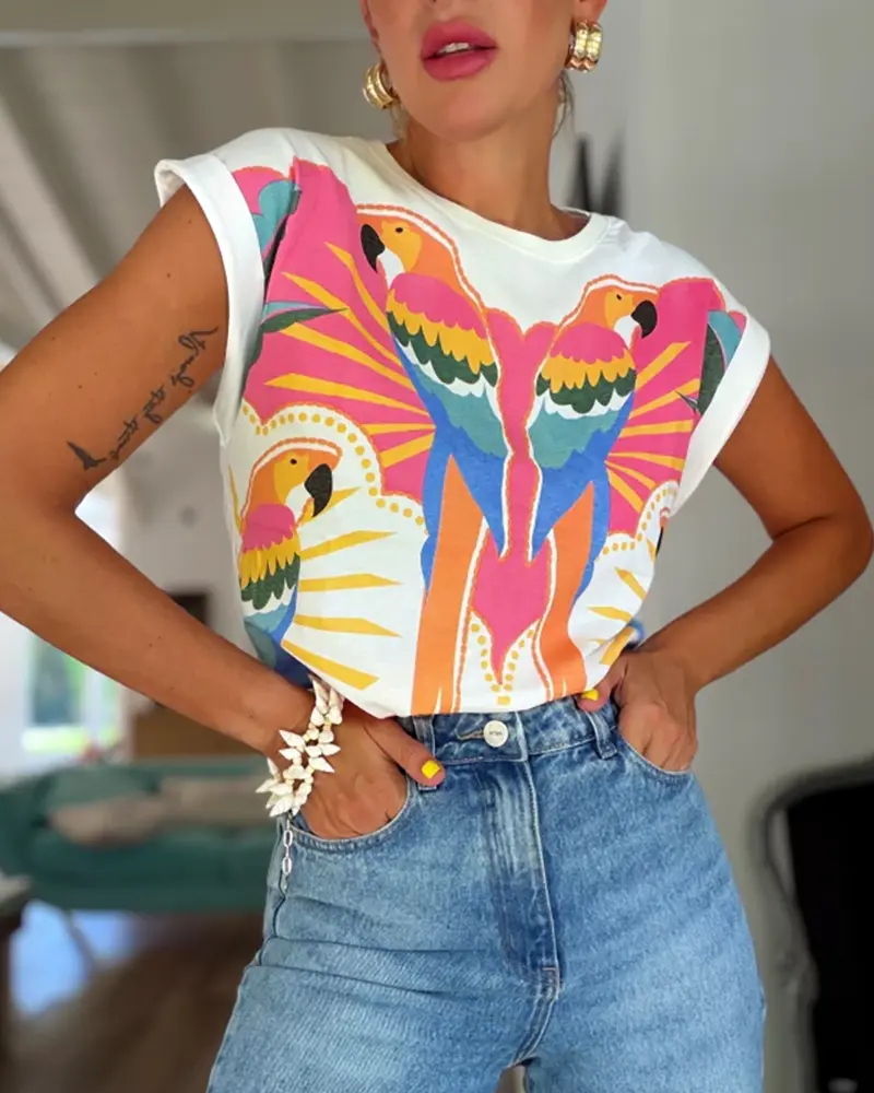 CHICME Women's Contrast Macaw Graphic Tee Tropical Loose Fit Short Sleeve T-Shirt with Rolled Cuffs