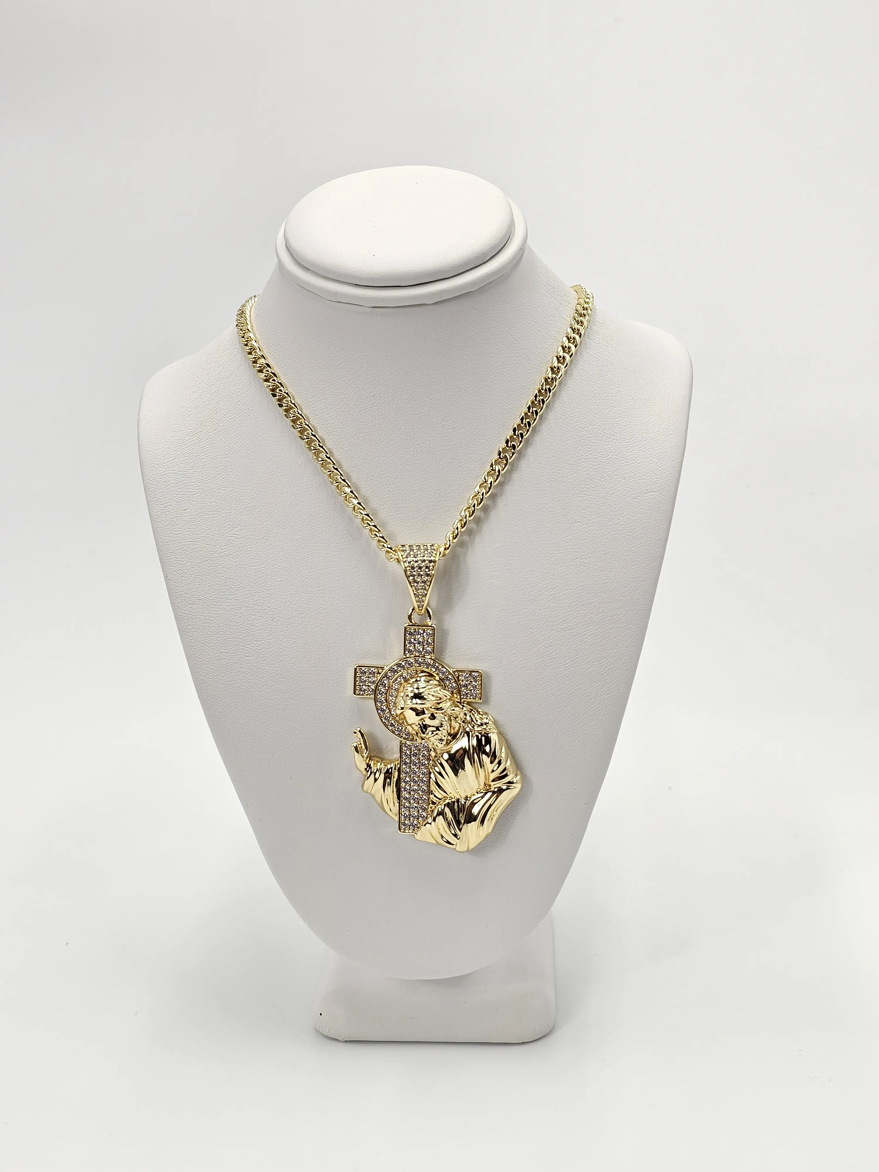 Unisex Cuban Chain Necklace with Metal-Coated Cross Charm & Crystal Pendant, 23 in, Daily Fashion Accessories for Men & Women, Cross Charm Necklace, Men's Accessories, Cross Design