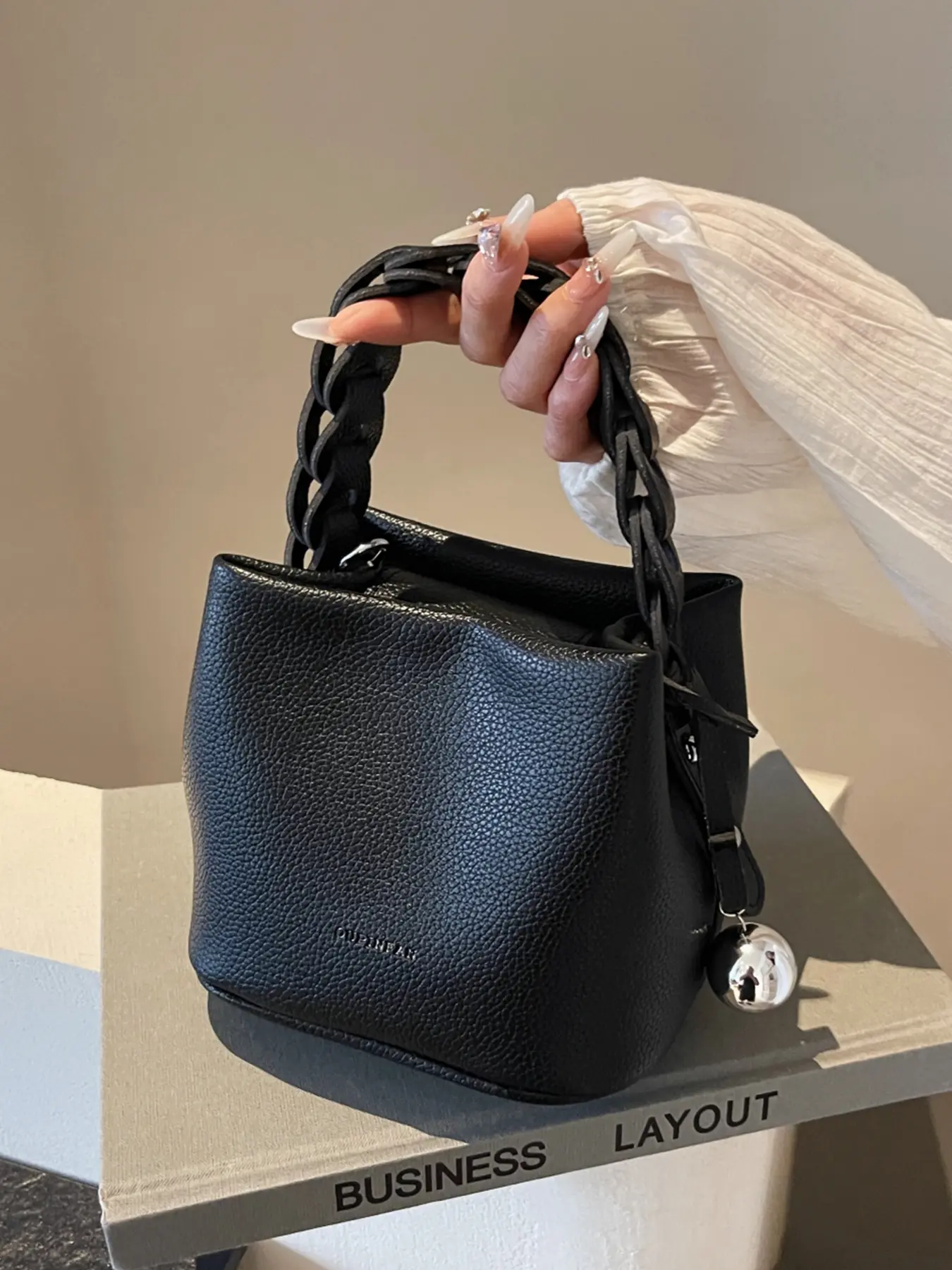 1pc  Ladies' crossbody bag, solid color and clean color handbag, fashionable and versatile, simple and trendy, suitable for daily work, commuting, shopping, ladies' crossbody bag
