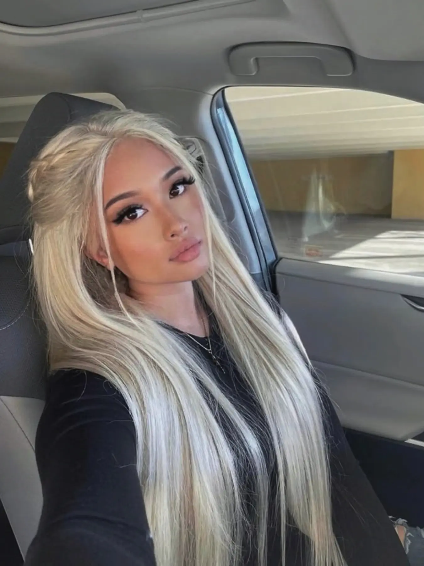 13x4 Blonde Lace Front Wig for Women, Glueless HD Lace Frontal, 180 Density Pre-Plucked, Long Straight Platinum Blonde Wig, 26 Inch, Straight Hair Wigs, Glueless HD Wigs