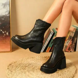 Women's Embroidered Wedge Heel Thick-soled Fashionable Ankle Boots Retro Western Cowgirl Boots with Embroidered Details and Fringe Accents Soft Suede Mid-Calf Boots Bohemian Vintage Style