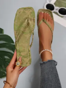 Summer New Floral Silk Suede Horseshoe Toed Flat Sandals, Open Toe Sandals, Women's Outdoor Retro Vintage Mountain Pattern Slippers, Versatile Fashion Comfortable