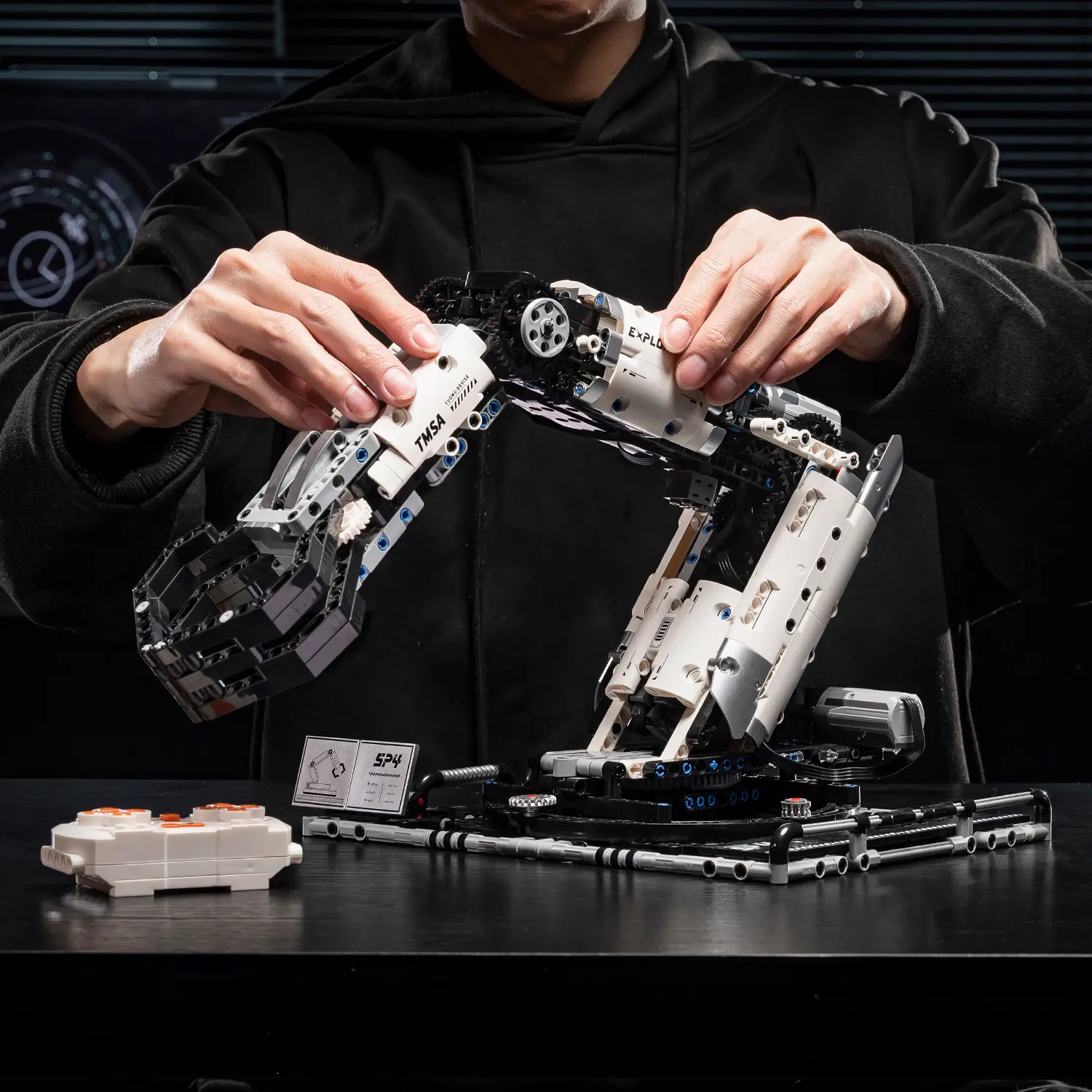 1000+ Pcs Remote Controlled RC & APP Programmable Robot Arm Construction Set, Technic Building Bricks System, Precise Grasp Bionic Claw, STEM Kit, Cool Tech Desktop Gadget, Educational Coding Toy, Ideal Teenage Boy Gifts for Fathers Day, Summer Wins